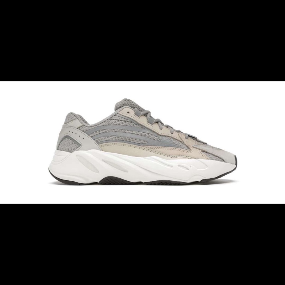 Yeezy 700 v2 cream